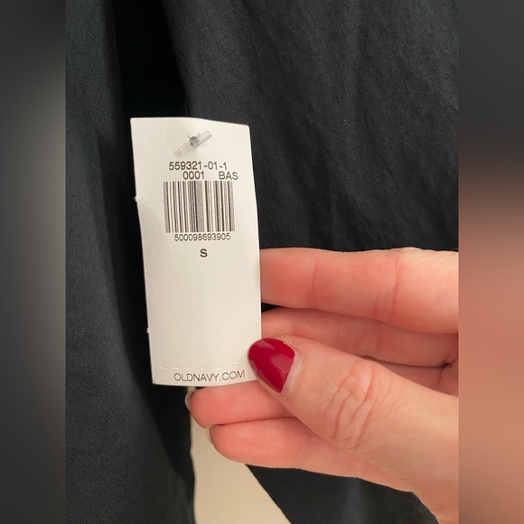 Old Navy Oversized Button-Down Boyfriend Shirt - Picture 5 of 14